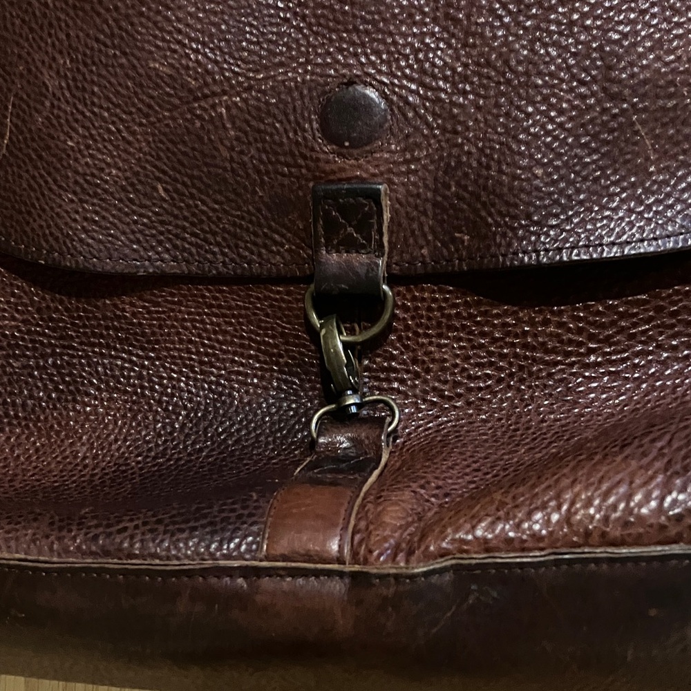 Large Unisex Vintage Brown Leather Travel/Messenger Bag - Picture 2 of 6